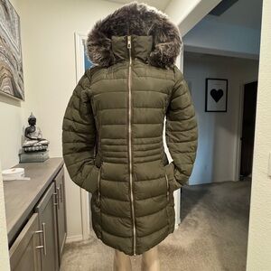 YMI collection size (M)Women's color Dry green or dark green